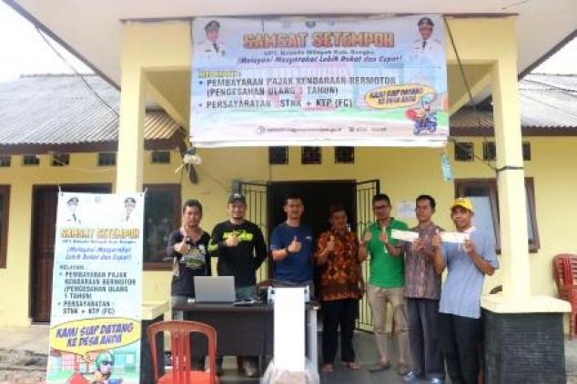 Kegiatan Samsat Setempoh di Kantor Desa Paya Benua Kecamatan Mendo Barat Kabupaten Bangka, Jum'at, 25 Oktober 2019
