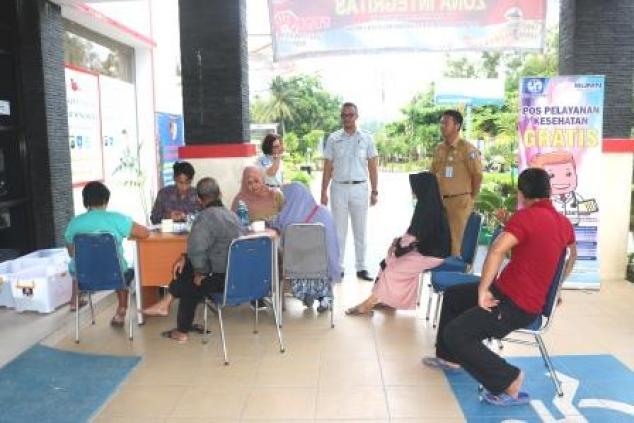 Kegiatan Pelayanan Pengobatan Gratis Jasa Raharja Bekerjasama Dengan Samsat Sungailiat Mendapat Respon Yang Baik Dari Masyarakat Di Kantor Samsat Sungailiat, Senin, 10 Februari 2020