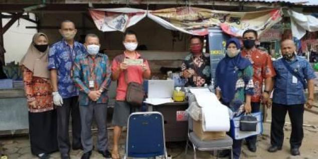Pasar Pagi Baturusa Kecamatan Merawang Kabupaten Bangka menjadi salah satu loksai khusus (lokus) dalam pelaksanaan kegiatan samsat setempoh samsat bangka. Kepala UPT. Bakuda Provinsi Kepulauan Bangka Belitung Wilayah Kabupaten Bangka, Bpk.Yeri,S,Sos dan pegawai samsat bangka melaksanakan kegiatan Samsat Setempoh Di Pasar Pagi Baturusa Kecamatan Merawang Kabupaten Bangka, Sabtu, 19 September 2020