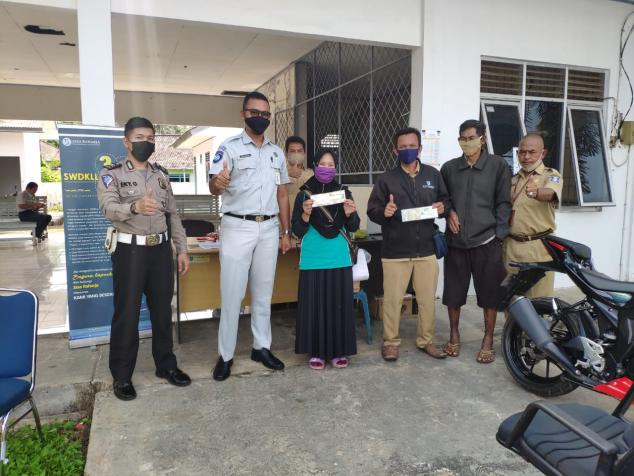 Kegiatan Samsat Setempoh Samsat Bangka Dan Simling Polda Kepulauan Bangka Belitung Dilaksanakan Di Terminal Baru Belinyu Kecamatan Belinyu Kabupaten Bangka, Senin, 05 Oktober 2020