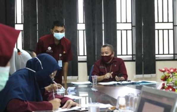 Kepala UPT.Bakuda Provinsi Kepulauan Bangka Belitung Wilayah Kabupaten Bangka, Yeri, S,Sos Memimpin Rapat Pembangunan ZI WBK/WBBM Pada UPT.Bakuda Provinsi Kepulauan Bangka Belitung Wilayah Kabupaten Bangka Di Ruang Serumpun Samsat Bangka, Sabtu, 19 Desember 2020