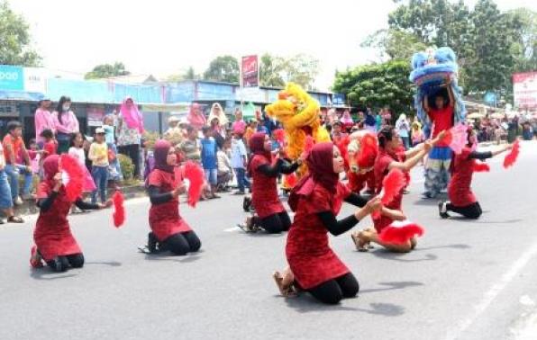 Siswa Siswi SMK Yapensu Sungailiat dengan Tarian Melayu & Etnis Tionghoa di Pawai Karnaval HUT RI Ke-74 Kab. Bangka, Rabu, 21 Agustus 2019