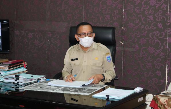 Kepala UPT.Bakuda Provinsi Kepulauan Bangka Belitung Wilayah Kabupaten Bangka, Yeri,S,Sos Memimpin Rapat Evaluasi Pelayanan Publik Di Loket Pelayanan Samsat Bangka Bersama ASN Samsat Bangka, PHL Polda Babel, JR Babel Dan Pegawai Bank Sumsel Babel, Senin, 15 November 2021