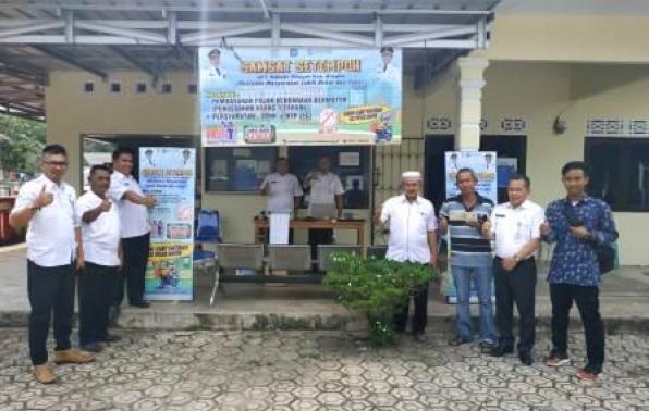 Kepala UPT.Bakuda Babel Wilayah Kabupaten Bangka, Yeri, S,Sos Bersama-sama Pegawai Samsat Sungailiat Melaksanakan Kegiatan Samsat Setempoh Guna Mendukung Pembangunan Zona Integritas Wilayah Bebas Dari Korupsi Dan Wilayah Birokrasi Bersih Dan Melayani  (WBK & WBBM) di Kantor Desa Cit Kecamatan Riau Silip Kabupaten Bangka, Rabu, 19 Februari 2020