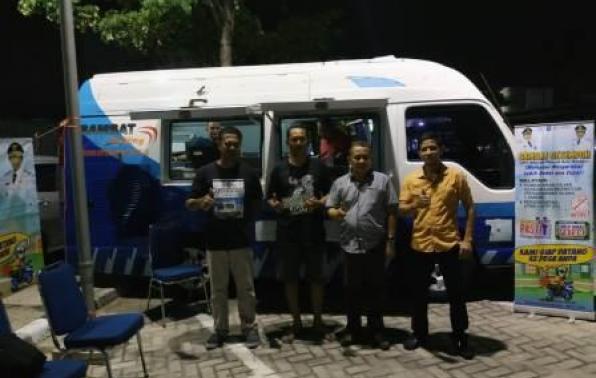 Kepala UPT BAKUDA BABEL Wilayah Kab.Bangka,Yeri,S.Sos Melaksanakan Kegiatan Samsat Setempoh Dari Sore Sampai Dengan Malam Bersama Pegawai Samsat Sungailiat Di Taman Kota Sungailiat,Rabu 04 Maret 2020