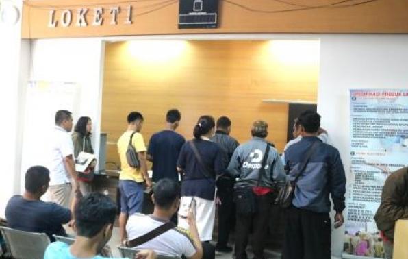 Kegiatan Pelayanan Pemutihan Di Ruang Pelayanan Samsat Sungailiat, Senin, 20 Januari 2020