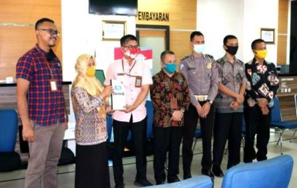 Kegiatan Pisah Sambut Kasi Pendataan, Pendaftaran Dan Penagihan UPT.Bakuda Babel Wilayah Kabupaten Bangka Dari Benny Helmi, SE Ke Mery Eryana, SE Di Samsat Bangka, Sabtu, 27 Juni 2020