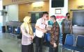 Kepala UPT. Bakuda Babel Wilayah Kabupaten Bangka, Yeri, S,Sos Memberikan Ucapan Selamat Kepada Benny Helmi, SE Atas Pelantikannya Sebagai Kepala UPT. Bakuda Babel Wilayah Kabupaten Bangka Selatan Dan Kepada Mery Eriana, SE Sebagai Kasi Pendataan, Pendaftaran Dan Penagihan UPT. Bakuda Babel Wilayah Kabupaten Bangka, Sabtu, 27 Juni 2020