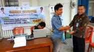 Penyerahan STNK WPL diserahkan langsung oleh Ka.UPT. Bakuda Babel Wil.Bangka, Yeri, S.Sos di Pasar Kite Sungailiat, Sabtu, 07 September 2019