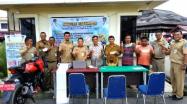 Kepala UPT.Bakuda Babel Wilayah Kabupaten Bangka, Yeri,S.Sos Beserta Staf Melaksanakan Kegiatan Samsat Setempoh Di Pasar Baru Kecamatan Belinyu Kabupaten Bangka, Senin, 30 Desember 2019
