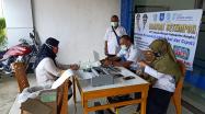 Pegawai Samsat Bangka Melaksanakan Kegiatan Samsat Setempoh Di Kantor Cabang Bank SumselBabel Kecamatan Puding Besar Kabupaten Bangka, Rabu, 06 Januari 2021